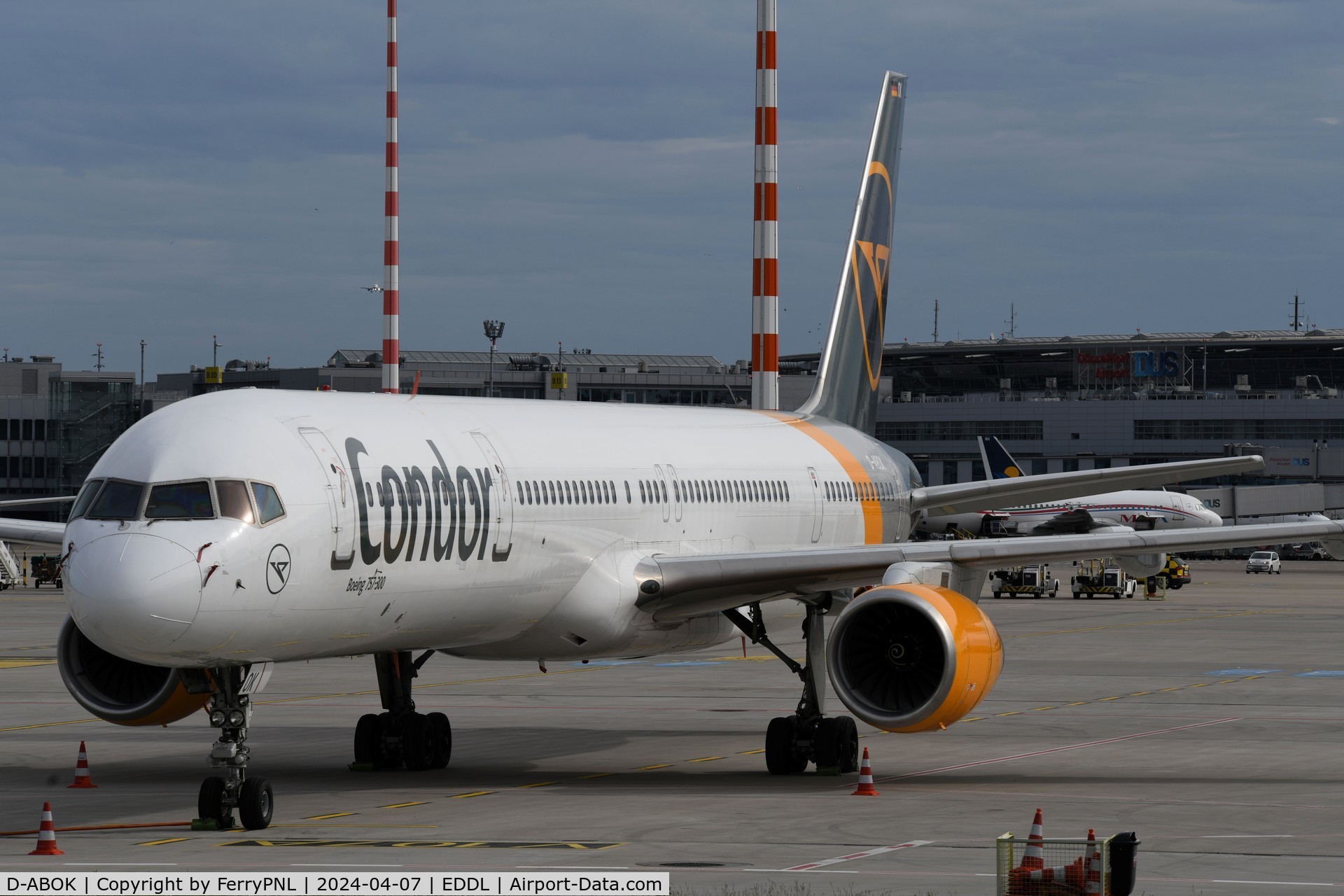 D-ABOK, 2000 Boeing 757-330 C/N 29020, Condor B753 parked at DUS