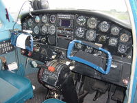 N5247A @ TMB - Inside Cockpit - by Enrique Gonzalez