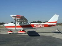 N2686U @ KOAK - Cessna 172D N2686U on ramp - by Stan Cooper