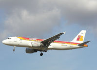 EC-HDL @ LHR - Airbus A320-214 of Iberia on the approach to London (Heathrow) Airport. Reg. # has changed to RP-C3225 since then. - by Adrian Pingstone