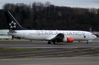 SE-DYT @ BFI - SAS 737-883 in Star Alliance livery.  It was a very pleasant surprise to see this bird touch down! - by Andreas Mowinckel