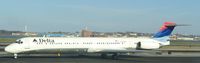 N909DE @ LGA - At La Guardia on a cold New Years' Day - by Micha Lueck