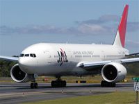 JA708J @ PAE - Japan Airlines B777 at Paine Field Airport - by Andreas Mowinckel