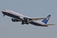 N667UA @ LAX - United Airlines N667UA (767-322) - Flight UAL83 - departing LAX RWY 25R enroute to Honolulu International Airport (PHNL). - by Dean Heald