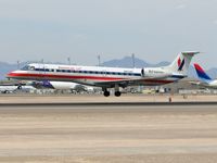 N813AE @ KLAS - American Eagle Airlines / 2001 Embraer EMB-135KL
