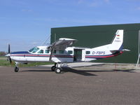 D-FBPS - Cessna 208 Caravan awaiting jumpers at Langar - by Simon Palmer