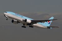 HL7575 @ LAX - Korean Air HL7575 departing RWY 25R enroute to Seoul, Korea. - by Dean Heald