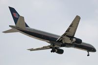 N598UA @ LAX - United Airlines N598UA (FLT UAL858) from San Francisco Int'l (KSFO) on final approach to RWY 24R. - by Dean Heald