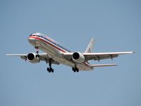 N713TW @ KLAS - American Airlines / 1997 Boeing 757-2Q8 - by SkyNevada - Brad Campbell