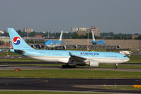 HL7552 @ AMS - KOREAN AIR A330 - by barry quince