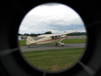 N38407 @ FDK - taxiing to rwy30 at the 2006 AOPA Fly-in. - by Sam Andrews