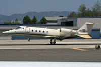 N940P @ SMO - 1995 Learjet 60 N940P from Las Vegas McCarran Int'l )KLAS) landing on RWY 21.  Sold in late 2006, now N658KS. c/n 60-071. - by Dean Heald