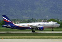 VP-BWM @ GVA - visitor - by Wolfgang Zilske