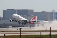 VH-OEC @ LAX - Qantas VH-OEC (FLT QFA107) departing RWY 25R enroute to John F Kennedy Int'l (KJFK). - by Dean Heald