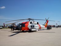 6004 @ KOSH - HH60J Coast Guard