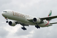 A6-EMX @ LHR - On final RWY27L.