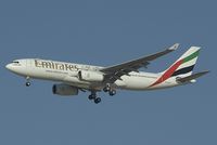 A6-EKU @ DXB - Emirates Airbus 330-200 - by Yakfreak - VAP