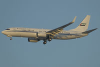 A6-MRM @ DXB - United Arab Emirates Government Boeing 737-800 landing at DXB - by Yakfreak - VAP
