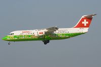 HB-IYS @ ZRH - Final RWY14.