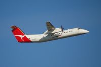 VH-SCE @ SYD - Climbing out of Sydney - by Micha Lueck