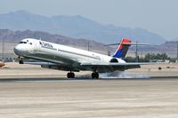 N905DA @ LAS - Delta Airlines N905DA (FLT DAL1003) from Salt Lake City Int'l (KSLC) touching down on RWY 25L. - by Dean Heald