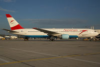 OE-LAE @ VIE - Austrian Airlines Boeing 767-300 - by Yakfreak - VAP