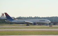 N172DZ @ ATL - Landing Runway 27L - by Michael Martin