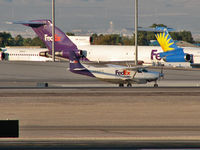 N985FE @ KLAS - Federal Express - 'FedEx' / 1988 Cessna 208B - (Super Cargomaster)