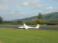 N928BG @ PHDH - Dillingham ramp - by Rob Krieg