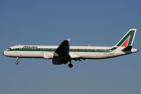 I-BIXL @ LHR - I-BIXL Airbus A321-112 Alitalia