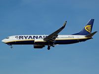 EI-DHN @ KRK - Ryanair - by Artur Bado?