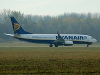EI-DLW @ KRK - Ryanair - by Artur Bado?