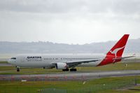 VH-OGV @ AKL - Turning onto the runway for take-off - by Micha Lueck