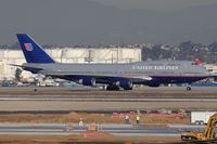 N182UA @ LAX - United Airlines N182UA taxiing to Terminal 7. - by Dean Heald