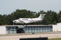 N682DR @ PTK - Beech-200