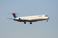 N991DL @ ATL - On final for Runway 9R - by Michael Martin