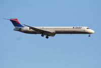 N902DA @ DTW - MD-90 - by Florida Metal