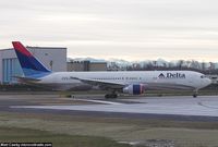 N194DN @ KPAE - Departing Paine Field for Sea-Tac Airport - by Matt Cawby