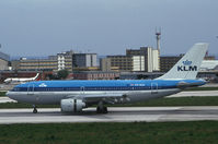 PH-AGK @ LIS - KLM Airbus 310 - by Yakfreak - VAP