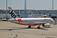 VH-VQO @ MEL - Arriving at the gate - by Micha Lueck