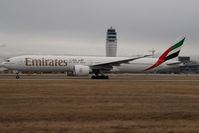 A6-EBT @ VIE - Boeing 777-300 Emirates - by Yakfreak - VAP