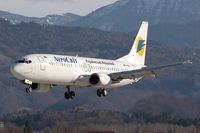 UR-VVL @ SZG - Aerosvit 737-400