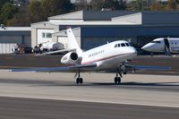 N296QS @ SMO - NetJets Aviation N296QS (2002 Dassault Falcon 2000) departing RWY 3 enroute to Las Vegas McCarran Int'l (KLAS).