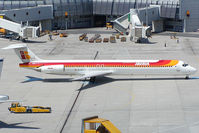 EC-FJE @ VIE - Iberia MD88 - by Yakfreak - VAP