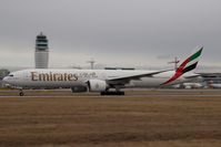 A6-EBT @ VIE - Emirates Boeing 777-300ER - by Yakfreak - VAP