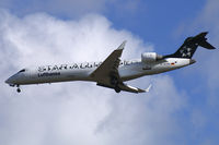 D-ACPQ @ VIE - Lufthansa Canadair Regionaljet 700 (Star Alliance colors) - by Thomas Ramgraber-VAP