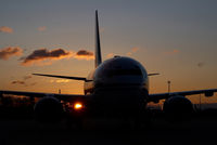 A6-AIN @ VIE - UAE Government Boeing 737-700 - by Yakfreak - VAP