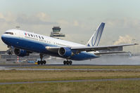 N655UA @ AMS - good by Kaagbaan - by Gerhard Vysocan - VAP