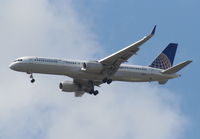 N14102 @ MCO - Continental