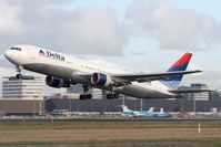 N177DN @ AMS - Delta Air Lines 767-300 - by Andy Graf-VAP